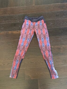TRACK & FIELD leggings